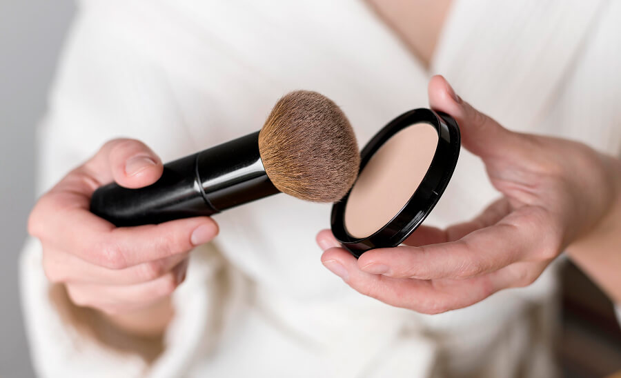 仕上げにパウダー＆フィックスミスト