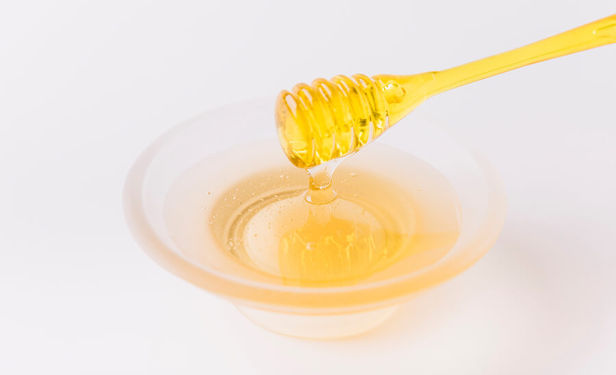 飴やはちみつで保湿する